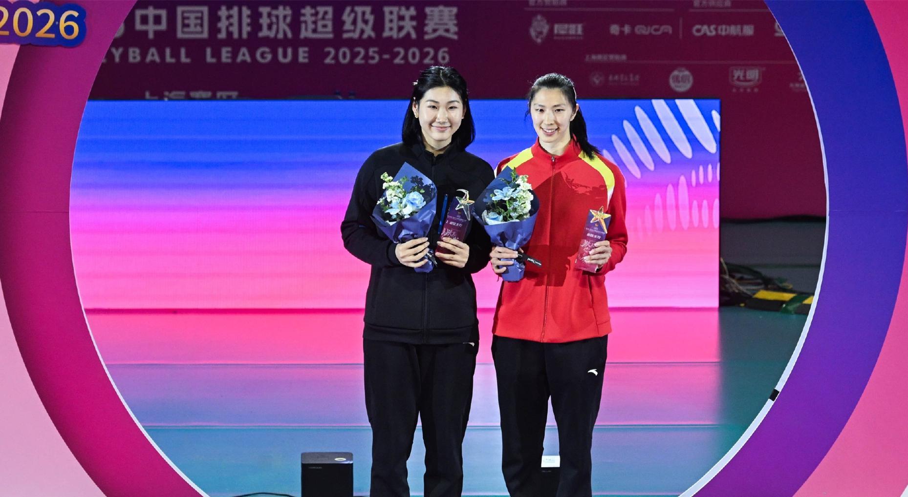 九游娱乐官方入口-三喜临门！中国女排19岁1米87主攻新星崛起：看齐李盈莹？